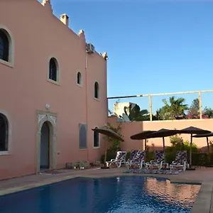 https://riad-acha-addi-poolside-traditional-moroccan.essaouirahotels.net